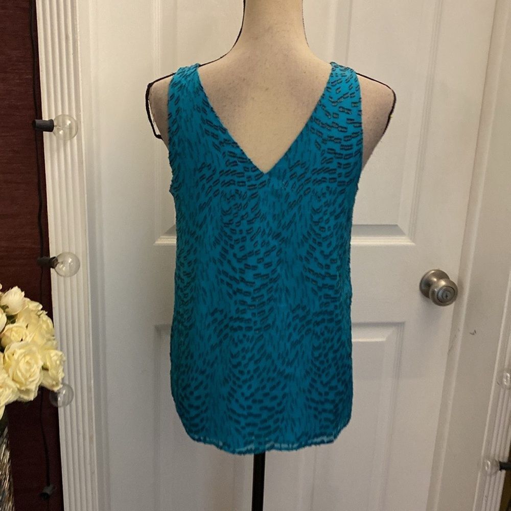 Lilly Pulitzer Blue Sleeveless Relaxed Tank Top, S - Picture 7 of 9